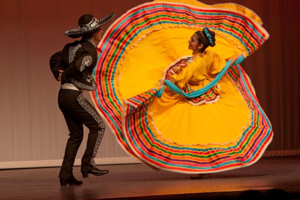 img_0441balletfolklorico_samanthasheffield_190-e1503412973167